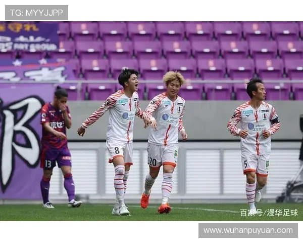 前田椋介摆渡变乌龙，乌龙，渡边亮点射宴客爱媛遭磐田逆转1-3吞苦果